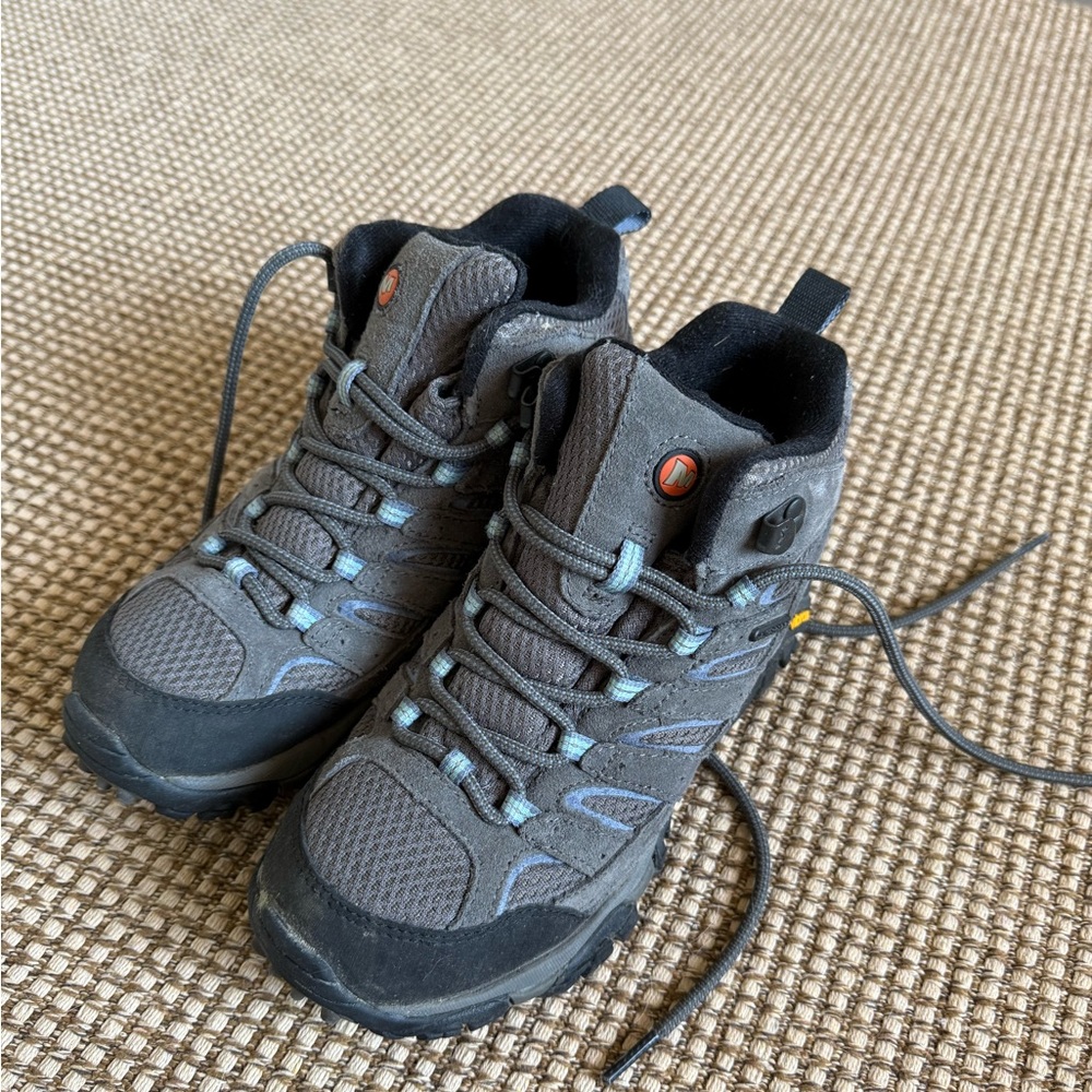 Merrell Moab hiking boots size 6